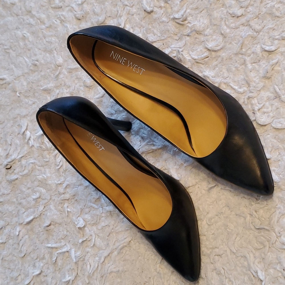 Nine west black 8.5W heels